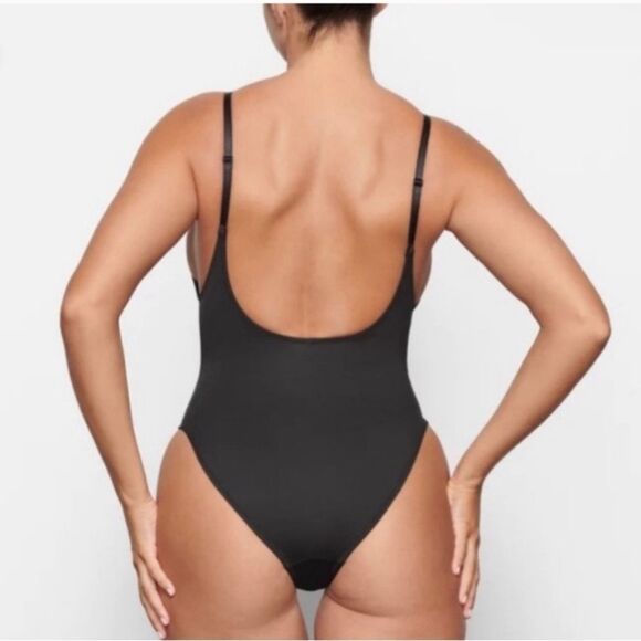 NWT Women's Skims Signature Swim Scoop Neck One-Piece Swimsuit in Gun Metal Grey - Picture 2 of 6